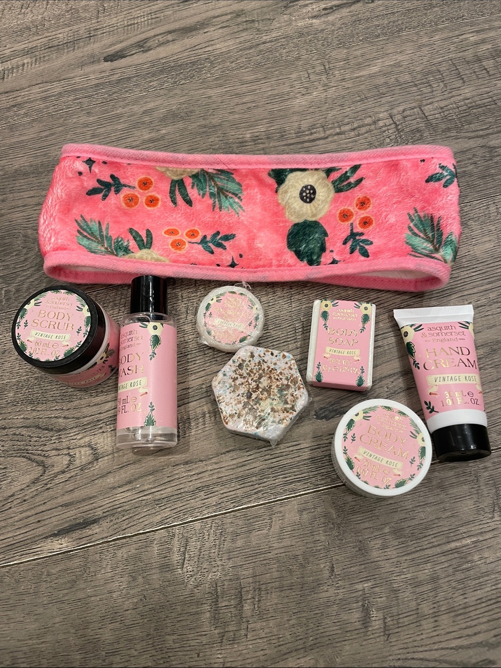 8 Piece Bath & Body Gift Set - Pink